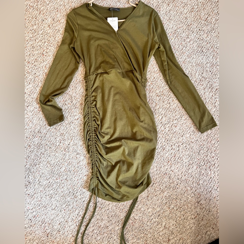 Long sleeve green dress (m)